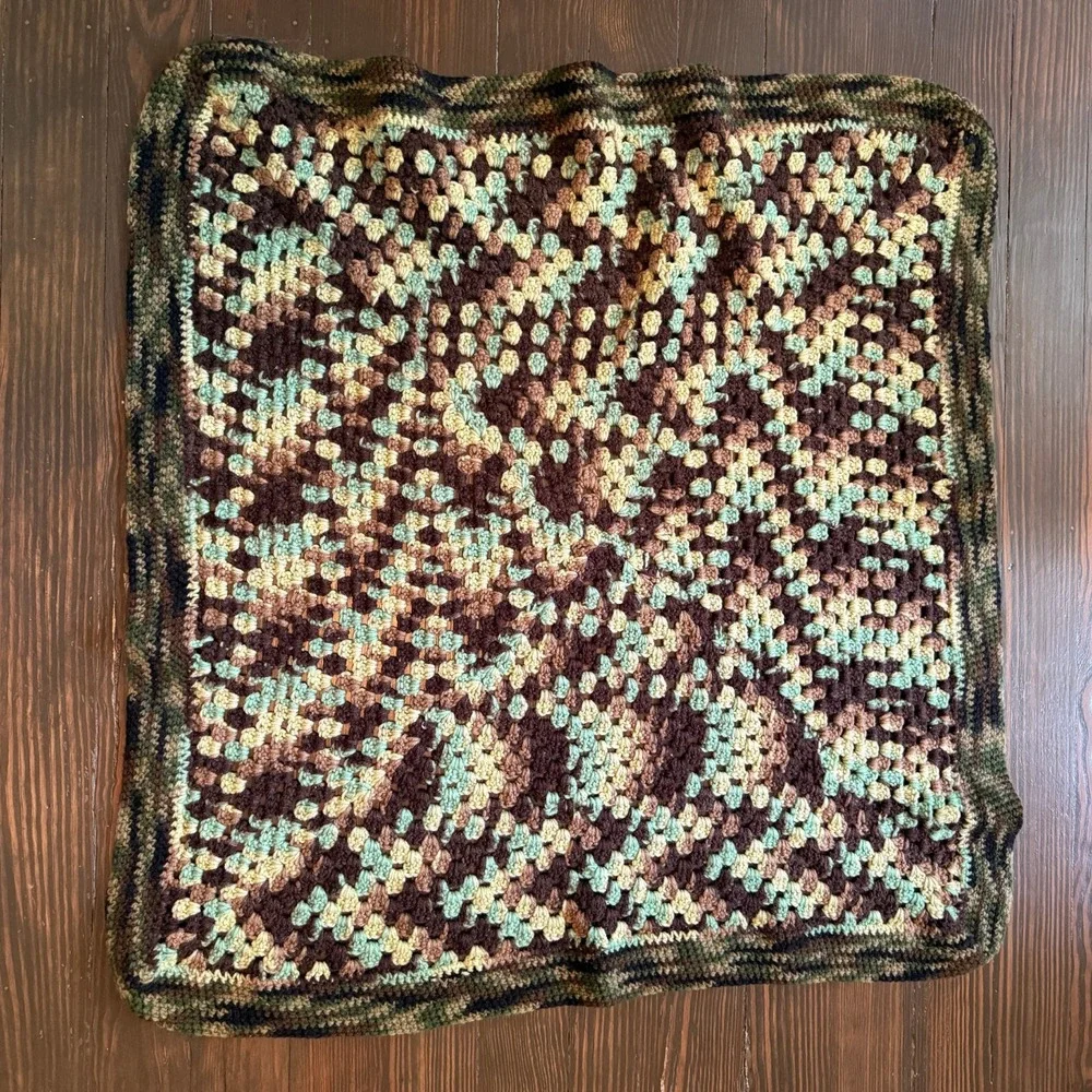 Vintage Handmade Crochet‎ Granny Square Afghan Lap Blanket Throw 32